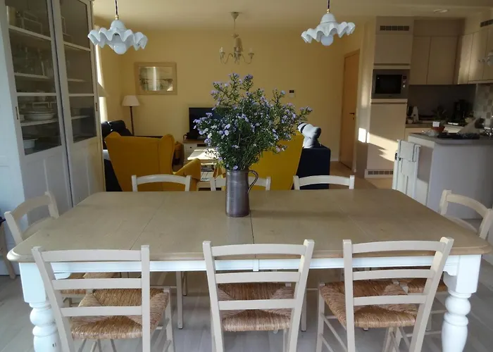 Bootsman Gelijkvloers Met Tuin En Autostaanplaats Остенде