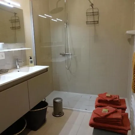 Bootsman Gelijkvloers Met Tuin En Autostaanplaats *