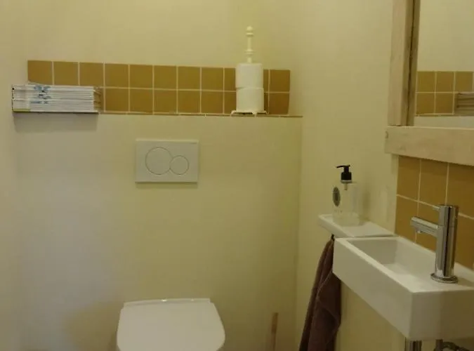 Bootsman Gelijkvloers Met Tuin En Autostaanplaats شقة أوستيند